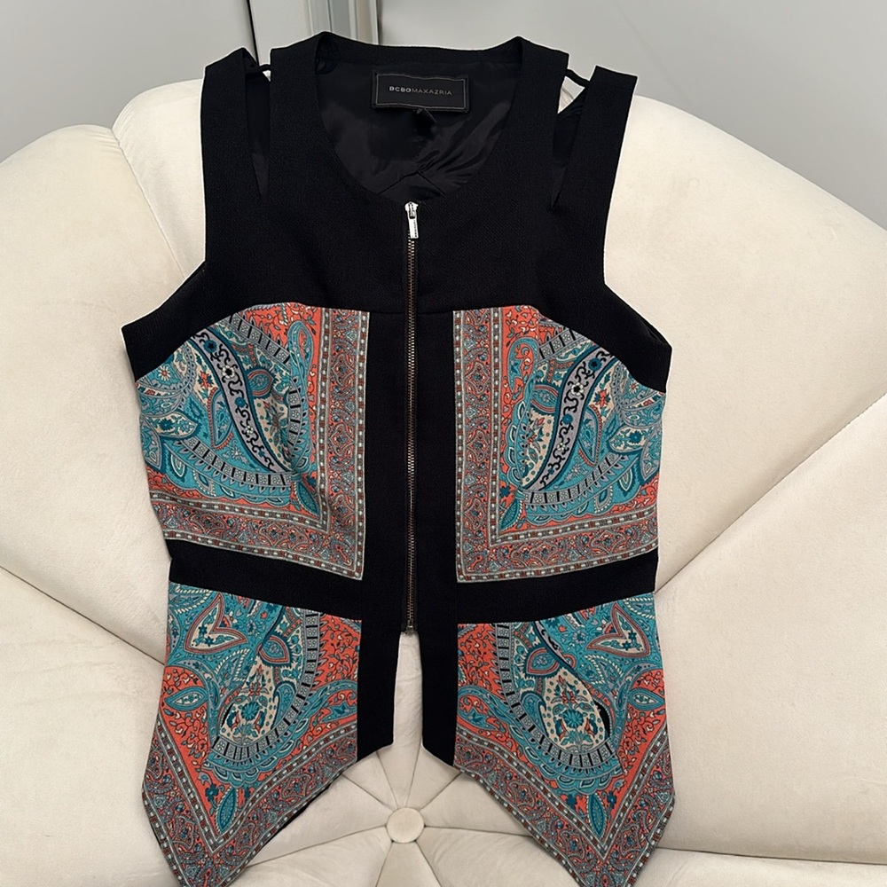 BCBGMAXAZRIA top